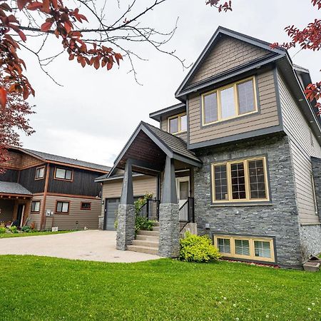 Aspen Lodge By Revelstoke Vacations Extérieur photo