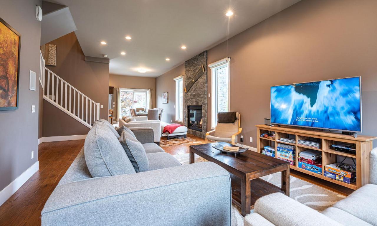 Aspen Lodge By Revelstoke Vacations Extérieur photo