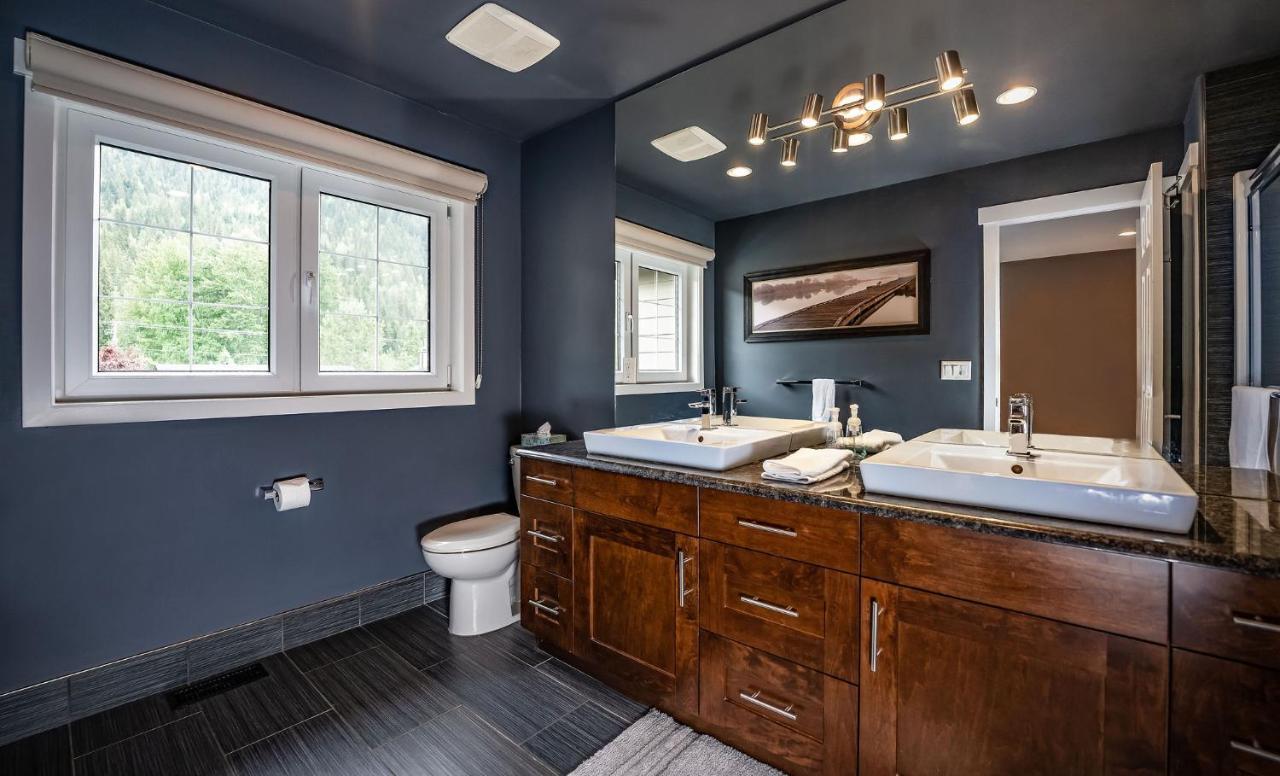 Aspen Lodge By Revelstoke Vacations Extérieur photo