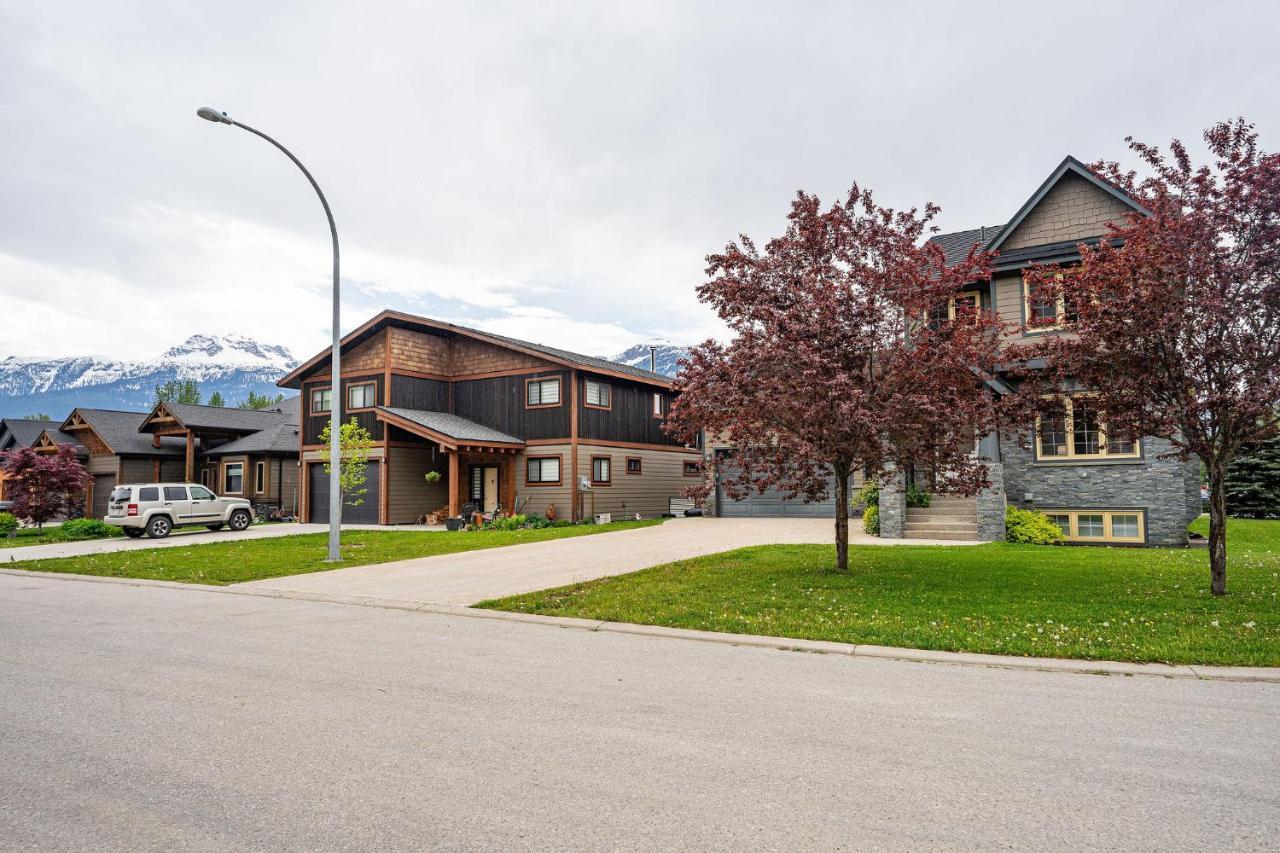 Aspen Lodge By Revelstoke Vacations Extérieur photo