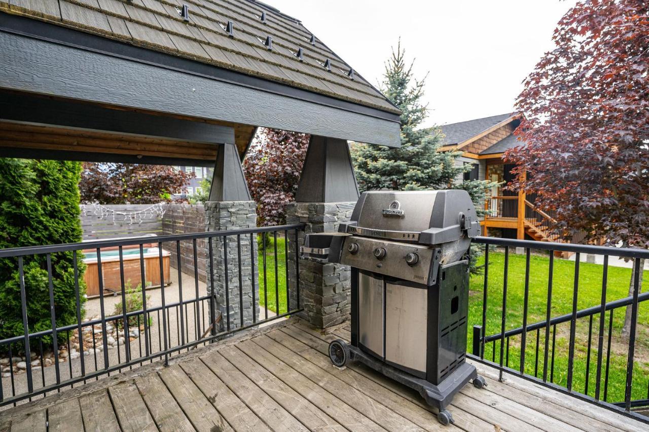 Aspen Lodge By Revelstoke Vacations Extérieur photo