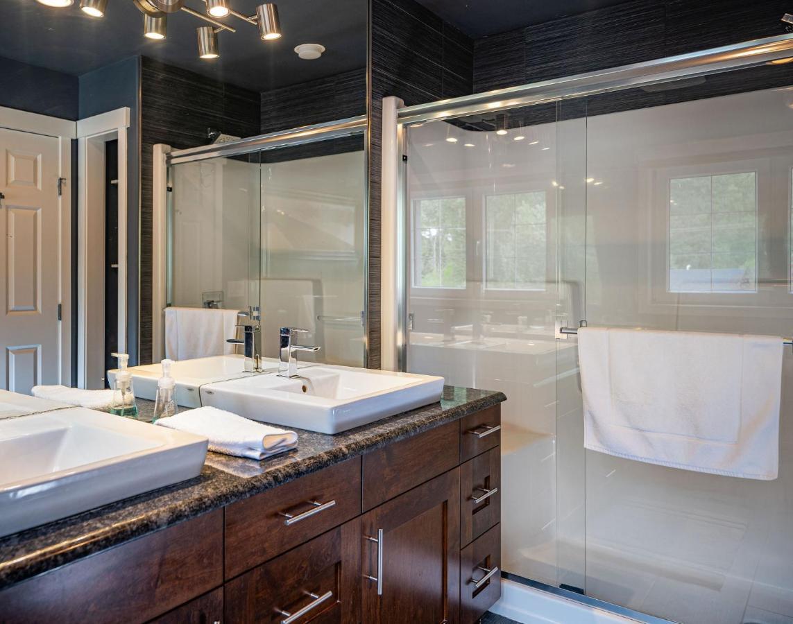 Aspen Lodge By Revelstoke Vacations Extérieur photo